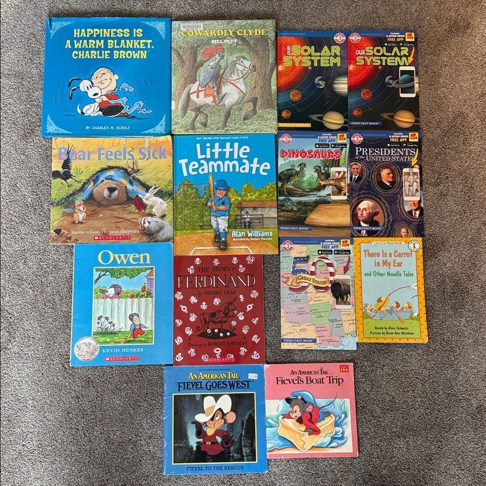 Children's Storybook set of 14 - vintage Fievel, level 3 books, Charlie Brown
